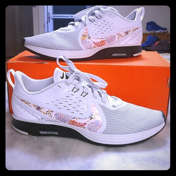 nike zoom strike 2 women's